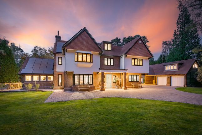 6 bed detached house