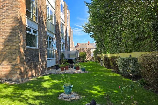 Park Road, Barry 2 bed ground floor flat for sale