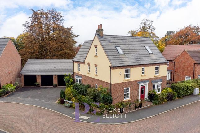 6 bedroom detached house for sale