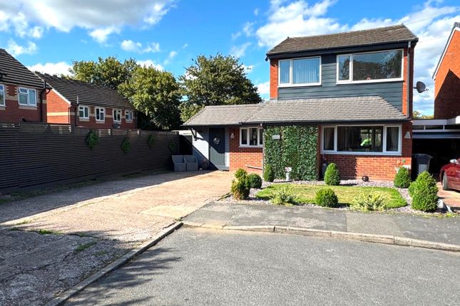 Stonehouse Avenue, Willenhall 3 bed detached house for sale