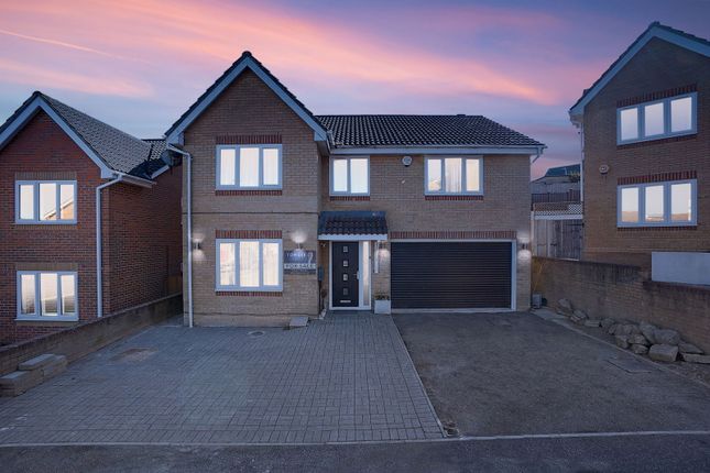 Peacock Rise, Chatham ME5 4 bed detached house for sale