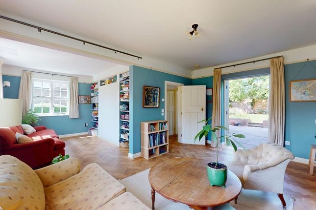 4 bed semi-detached house