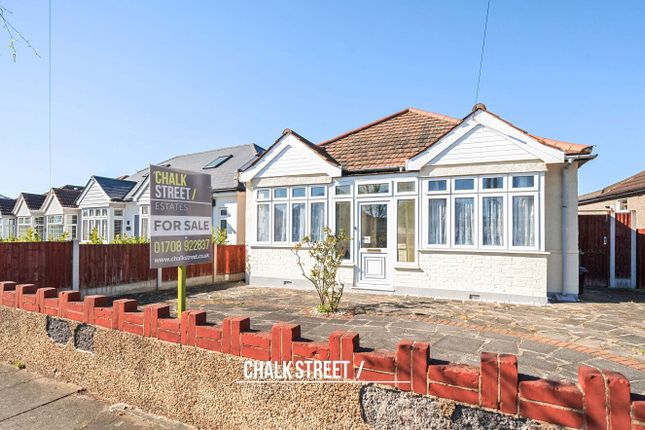 Stanley Road, Hornchurch, RM12 3 bed detached house for sale