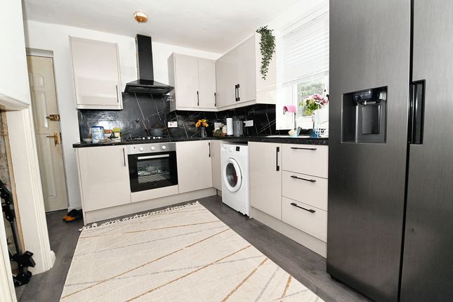 Grasmere Road, Swinton, M27 2 bed semi