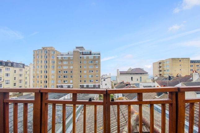 Victoria Terrace, Hove, BN3 2WB 2 bed apartment for sale