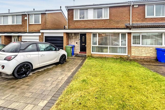 Wasdale Close, Cramlington... 3 bed semi