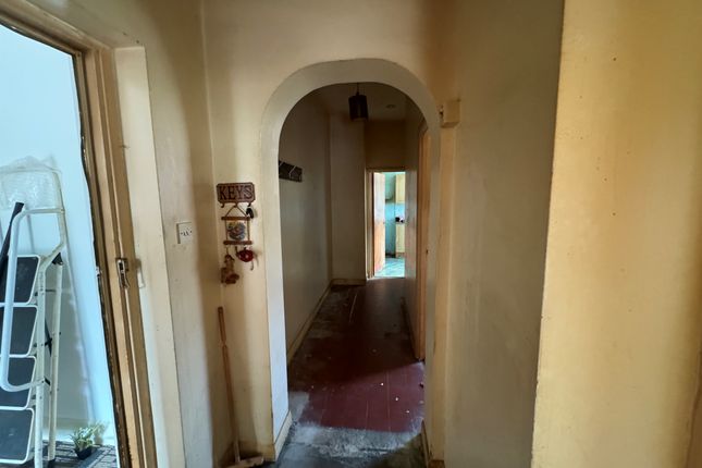 1 bedroom ground floor flat for sale