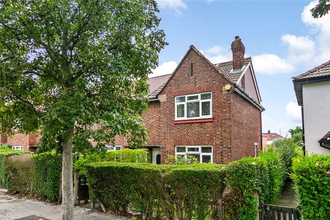 Thompson Avenue, Kew, Surrey, TW9 3 bed semi