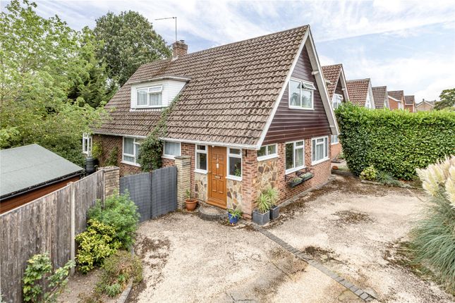 Waverley Drive, Chertsey, Surrey, KT16 4 bed detached house for sale