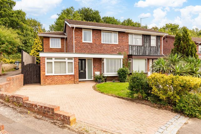 Buckingham Drive, East Grinstead RH19 4 bed semi