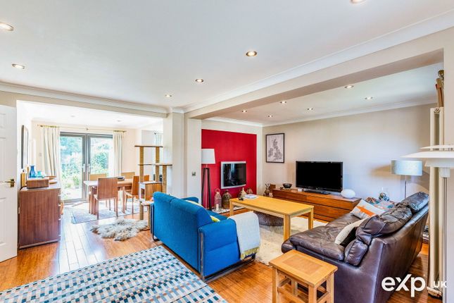 Tate Grove, Northampton NN4 4 bed detached house for sale