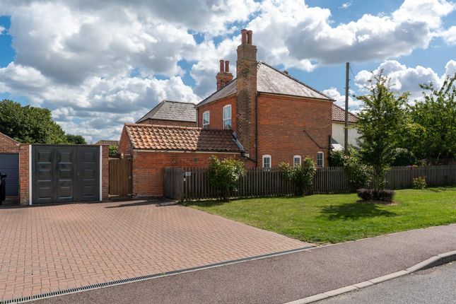 3 bedroom cottage for sale
