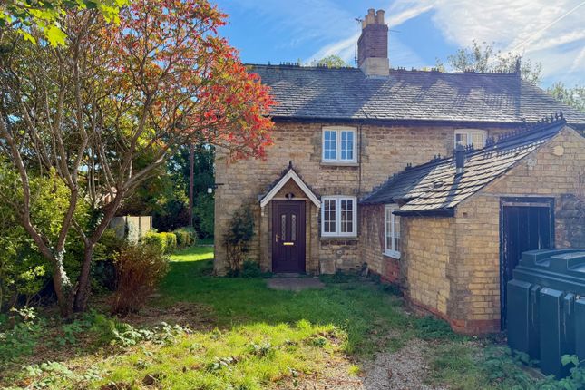 2 bedroom semi-detached house for sale