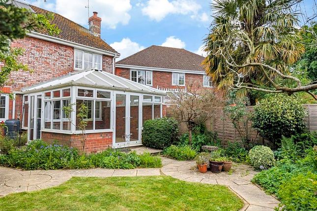4 bed detached house