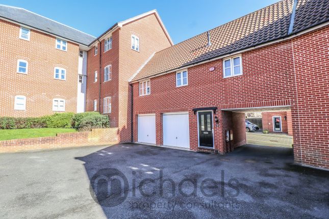 Groves Close, Colchester, CO4 2 bed coach house for sale