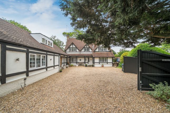 Abbey Chase, Bridge Road, Chertsey, KT16 7 bed detached house for sale