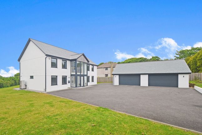 St. Austell PL26 5 bed detached house for sale