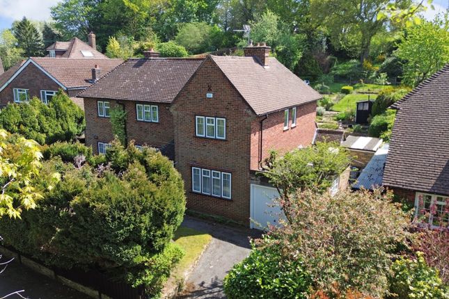 Staceys Farm Road, Godalming GU8 4 bed detached house for sale