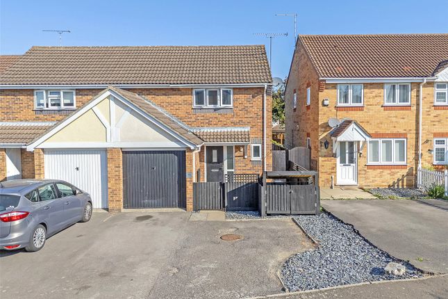 Oakley Avenue, Rayleigh, Essex, SS6 3 bed semi