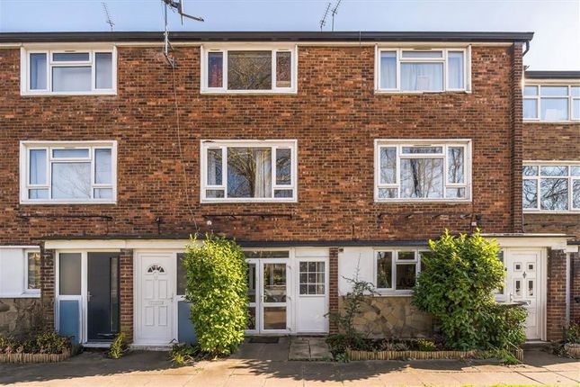 Burnt Ash Road, London SE12 2 bed maisonette for sale