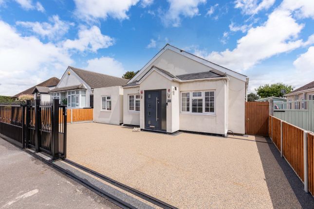 Lawrence Way, Burnham SL1 4 bed bungalow for sale