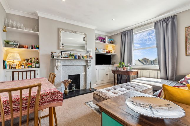 Allfarthing Lane, London, SW18 2 bed flat for sale