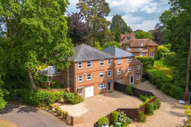 Caunter Road, Speen, Newbury... 4 bed semi
