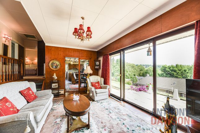 3 bed detached house