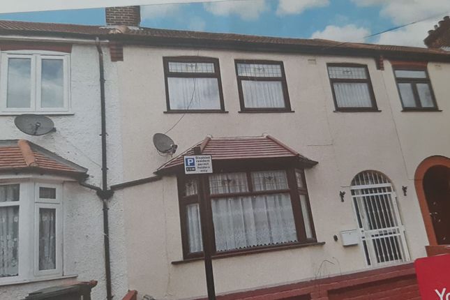 Roman Road, East Ham E6 3 bed terraced house for sale