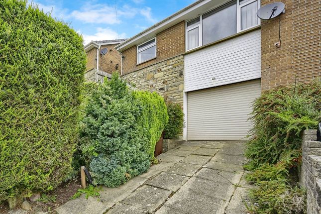 Woodroyd, Huddersfield HD7 2 bed detached bungalow for sale