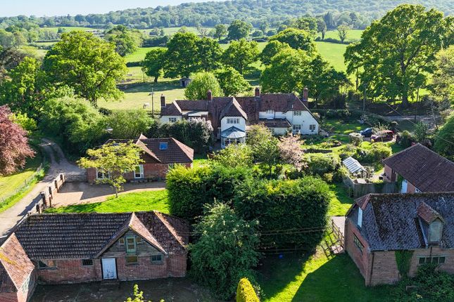 Lyndhurst SO43 5 bed cottage for sale