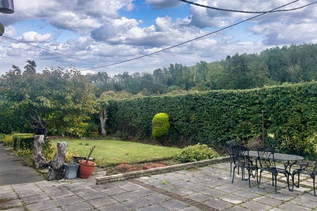 4 bed detached house