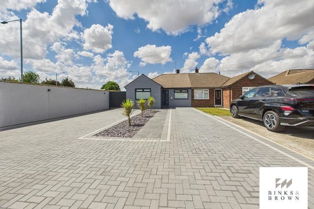 2 bedroom semi-detached bungalow for sale