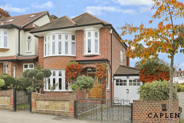 Cavendish Avenue, Woodford Green 3 bed detached house for sale