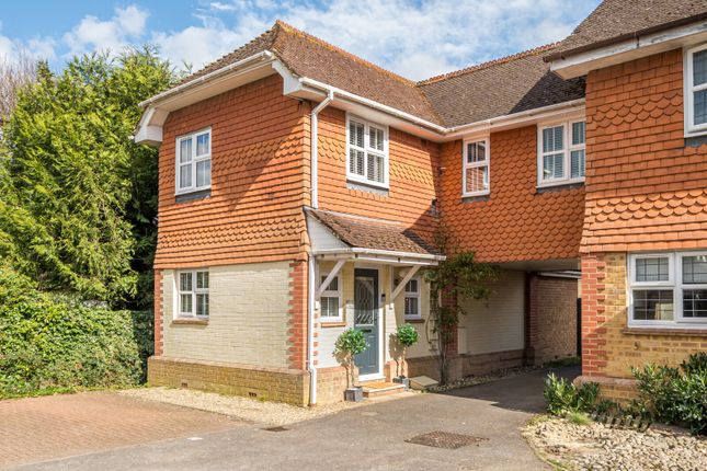 Warwick Deeping, Ottershaw, KT16 3 bed link detached house for sale