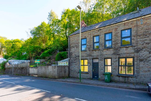 5 bedroom semi-detached house for sale
