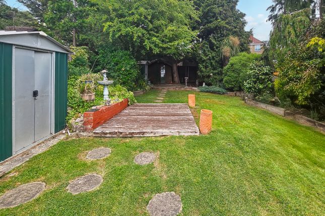 Stoneyfields Gardens, Edgware, HA8 4 bed bungalow for sale