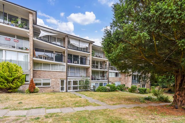 Studio flat for sale