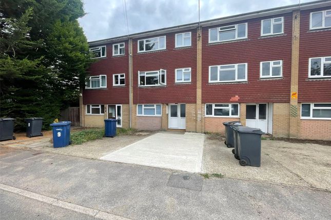 Kimbers Lane, Farnham, Surrey, GU9 6 bed terraced house for sale