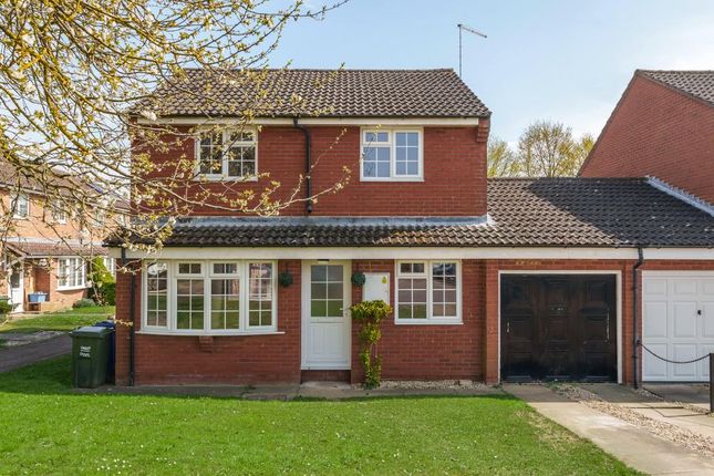 Bicester,  Oxfordshire,  OX26 3 bed semi