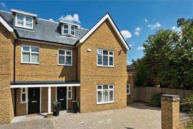 Lynne Walk, Esher, Surrey, KT10 4 bed semi