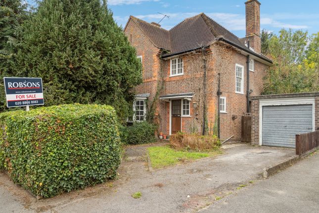 Old South Close, Pinner, HA5 3 bed detached house for sale