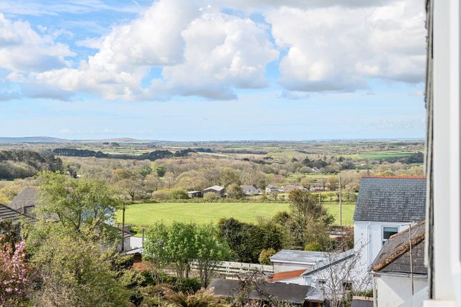 4 bedroom end of terrace house for sale