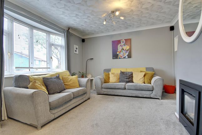 3 bed semi-detached house