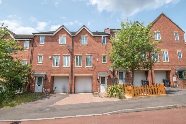 Oakwood Road, Leicester 3 bed terraced house for sale