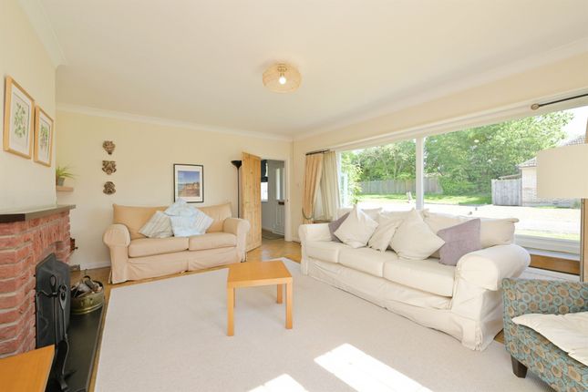 5 bed detached house