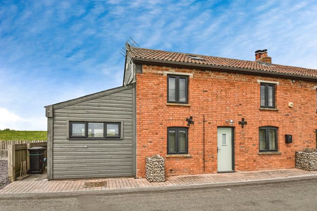 1 bedroom semi-detached house for sale