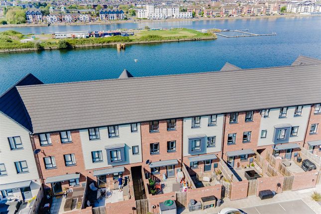 4 bedroom terraced house for sale