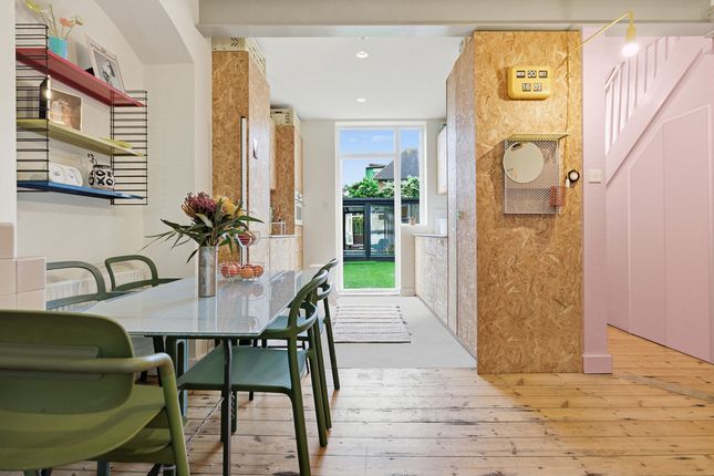 Bryony Road, London, W12 2 bed terraced house for sale