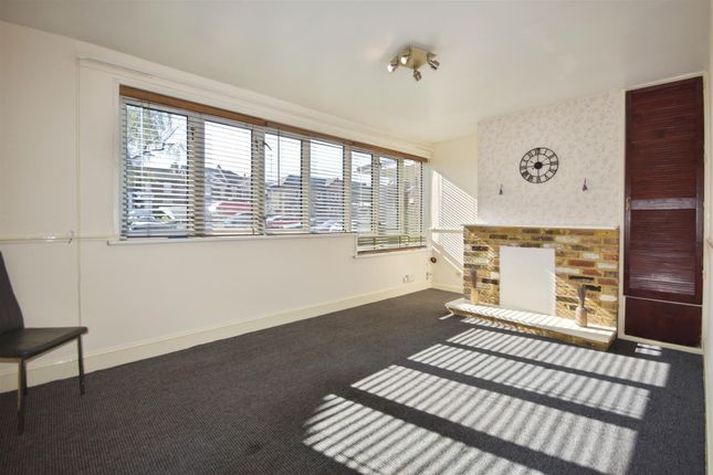 Burden Close, Brentford 2 bed maisonette for sale